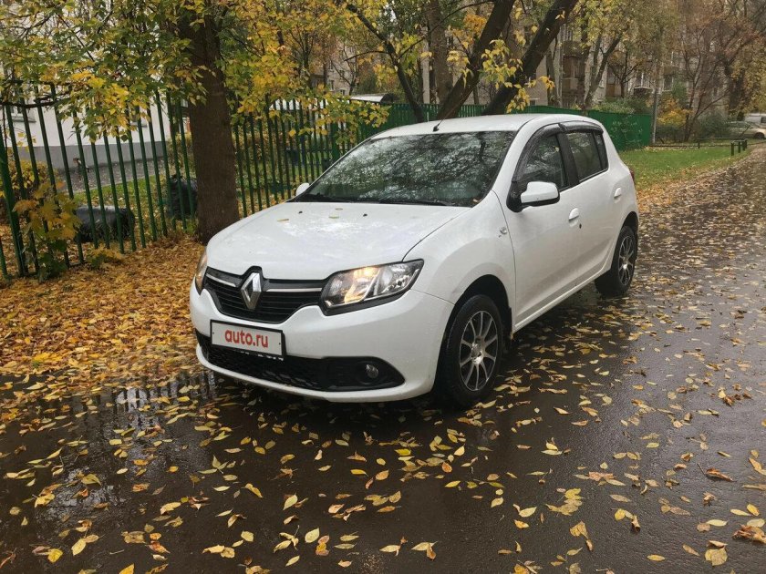 Renault Sandero белый