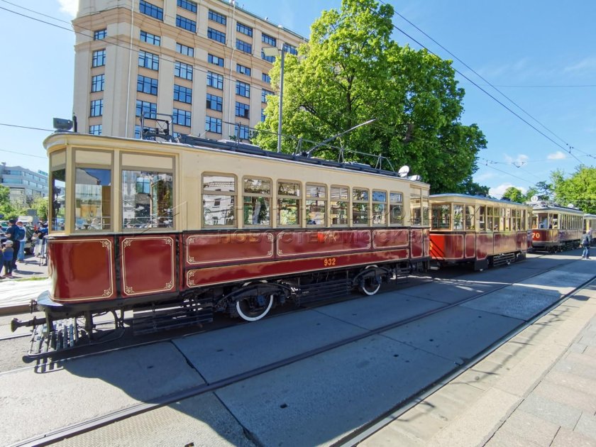 Парад ретротранспорта Петербург