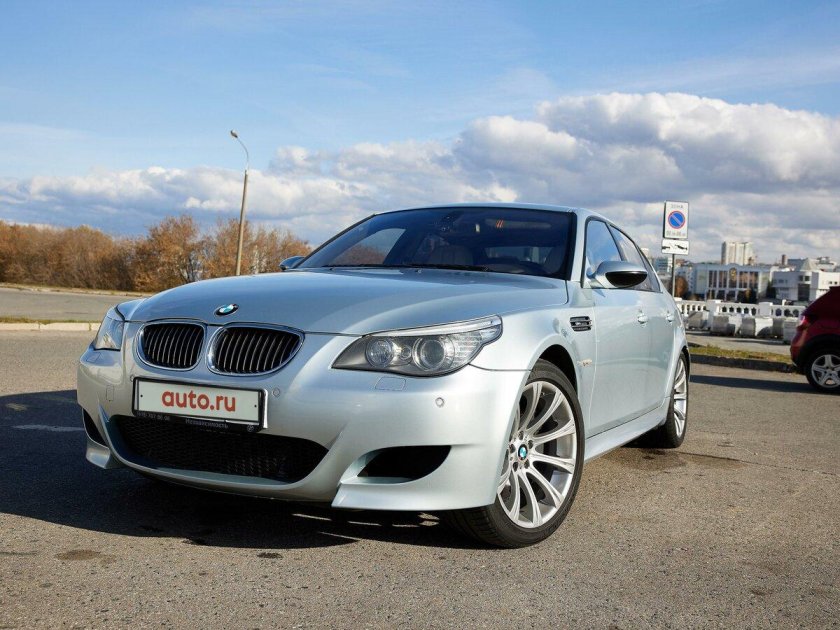 Bmw m5 e60 серебристый