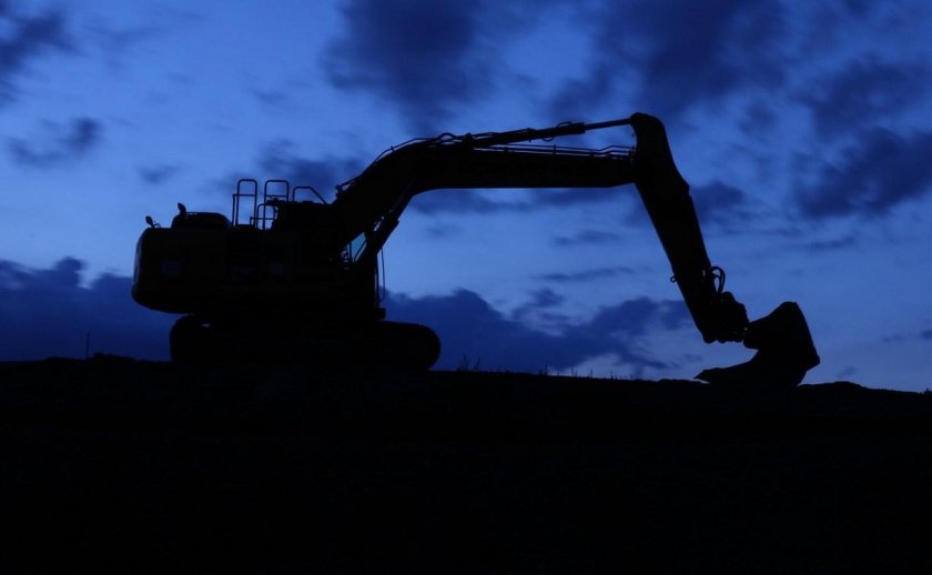 Экскаватор ночью