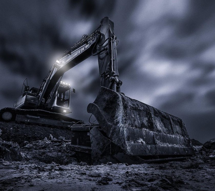 Красивый экскаватор