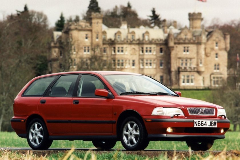 Volvo v40 1 поколение