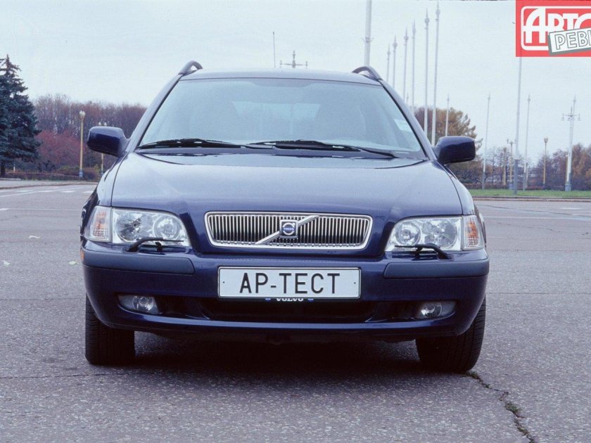 Volvo v40 1999 универсал