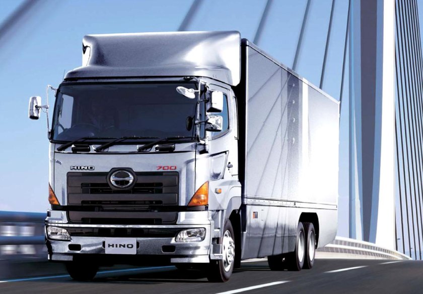 Hino 700