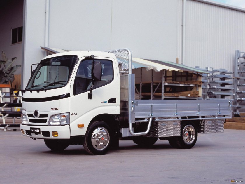 Hino 300