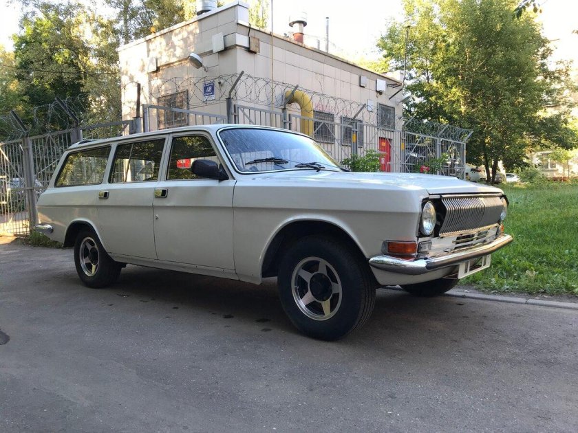 ГАЗ 2410 универсал