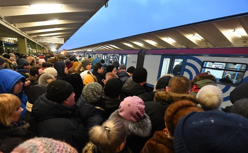 Станция метро Выхино час пик