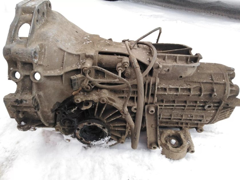 Коробка передач Ауди 100 с3 1.8