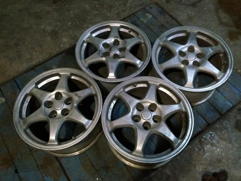 Диски Celica r16