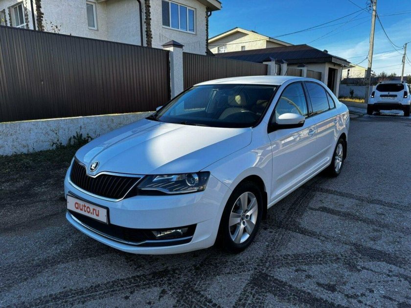 Фонарь задний Шкода Рапид 2018