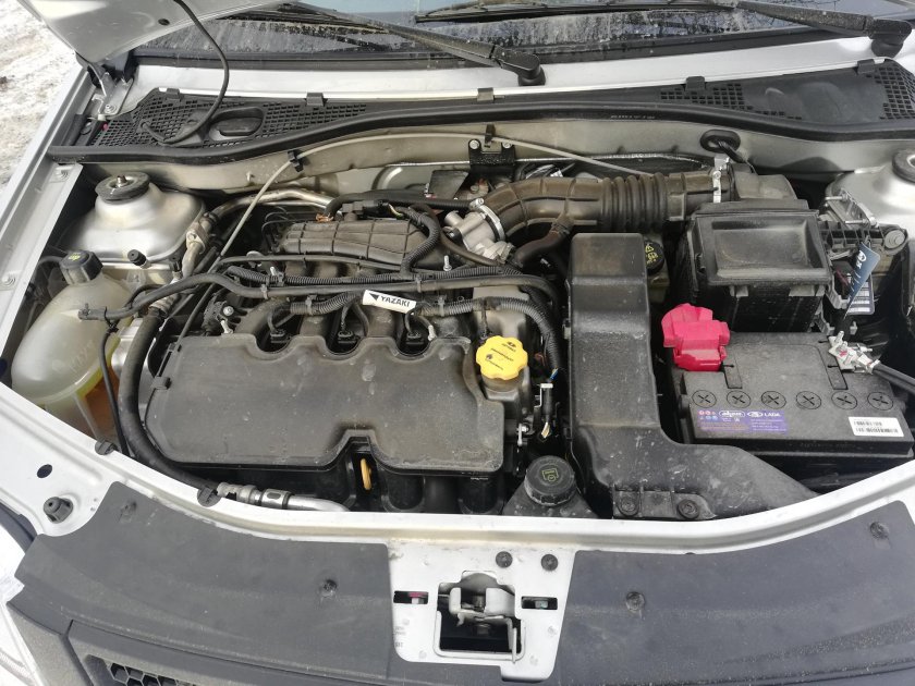 Лада Аргус подкапотное пространство