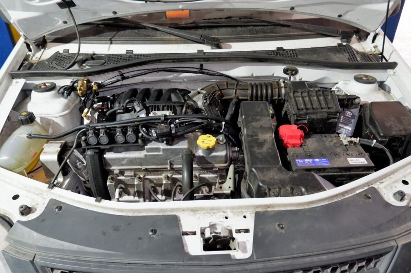 Моторный отсек Лада Ларгус 8 клапанов