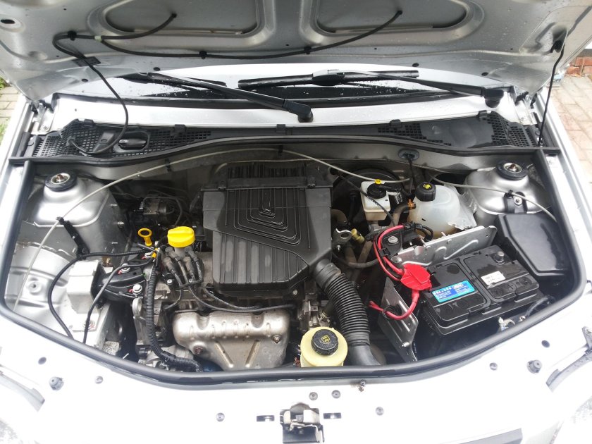 Моторный отсек Лада Ларгус 8 клапанов