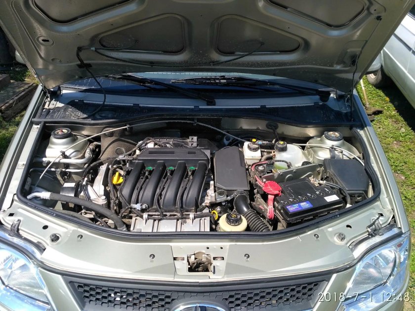Моторный отсек Лада Ларгус 16 клапанов