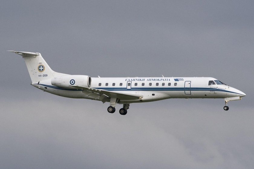 ERJ 135