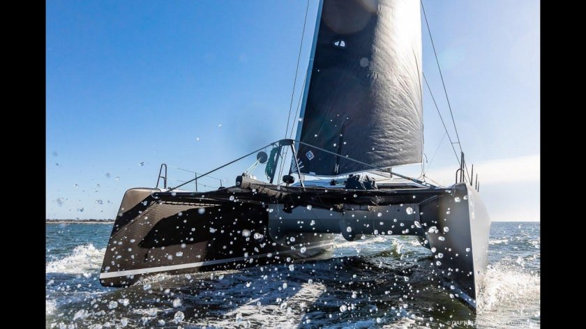 Боте Сэйлинг Боут красное