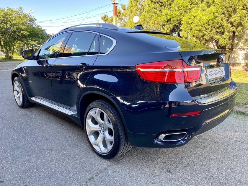 BMW x6 синий