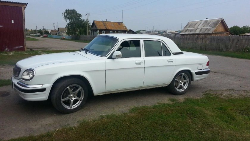 ГАЗ 31105 белая