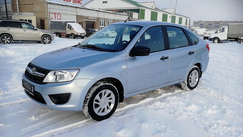 Лада Гранта лифтбек ледяной