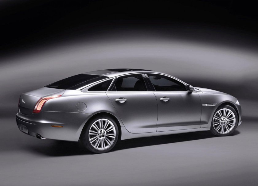 Ягуар машина XJ