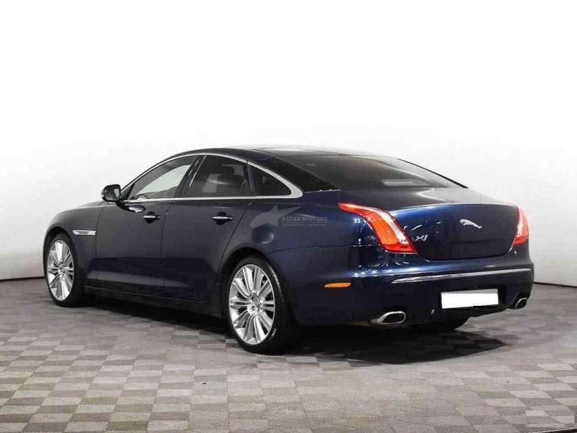 Jaguar XJ Limousine