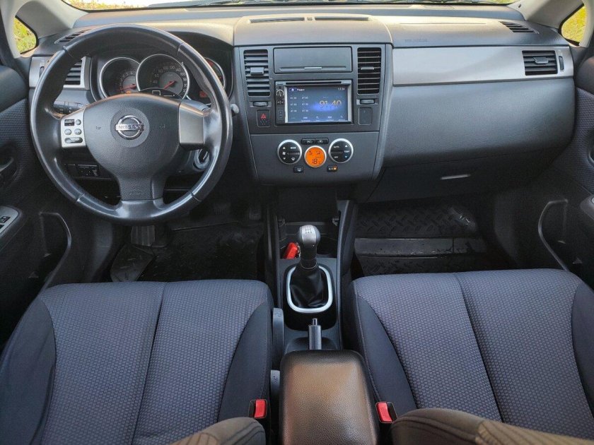 Ниссан тиида 2008