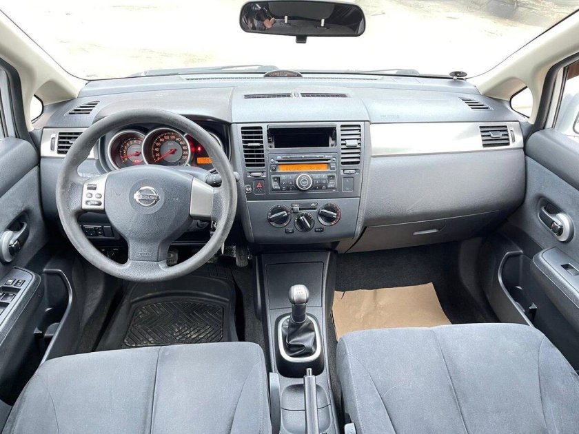 Nissan tiida 2008