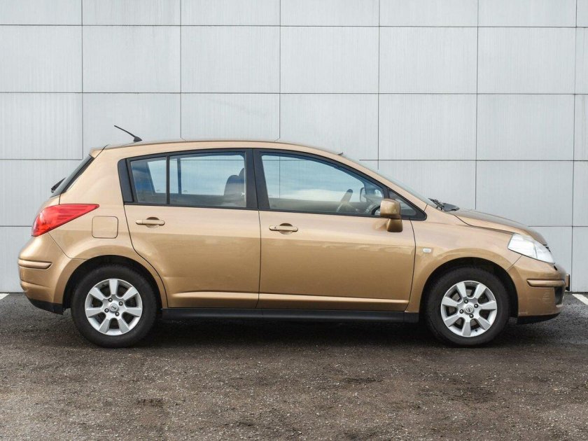 Nissan Tiida 2008