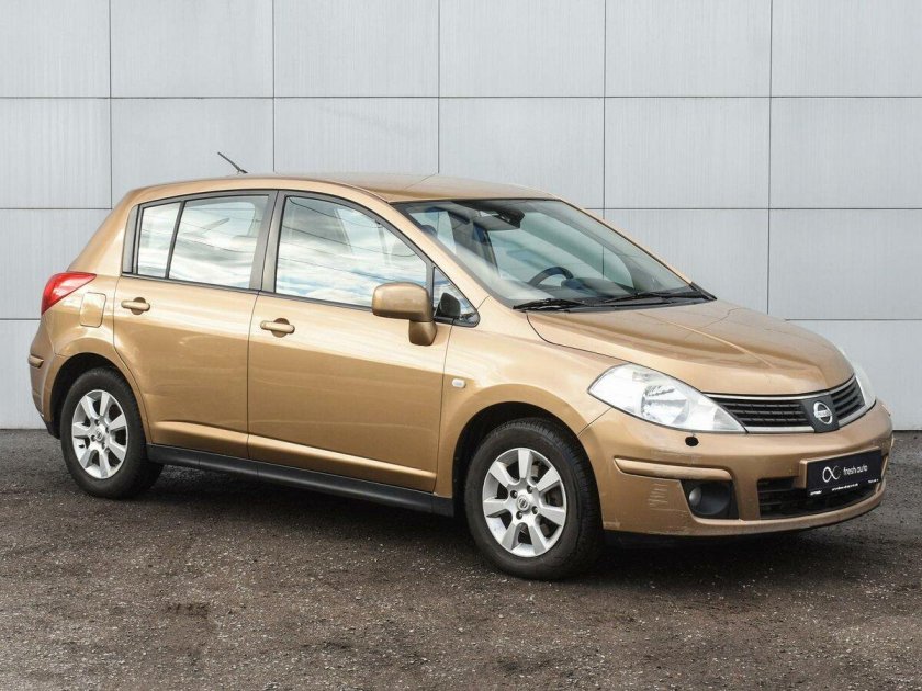 Ниссан Тиида 2008