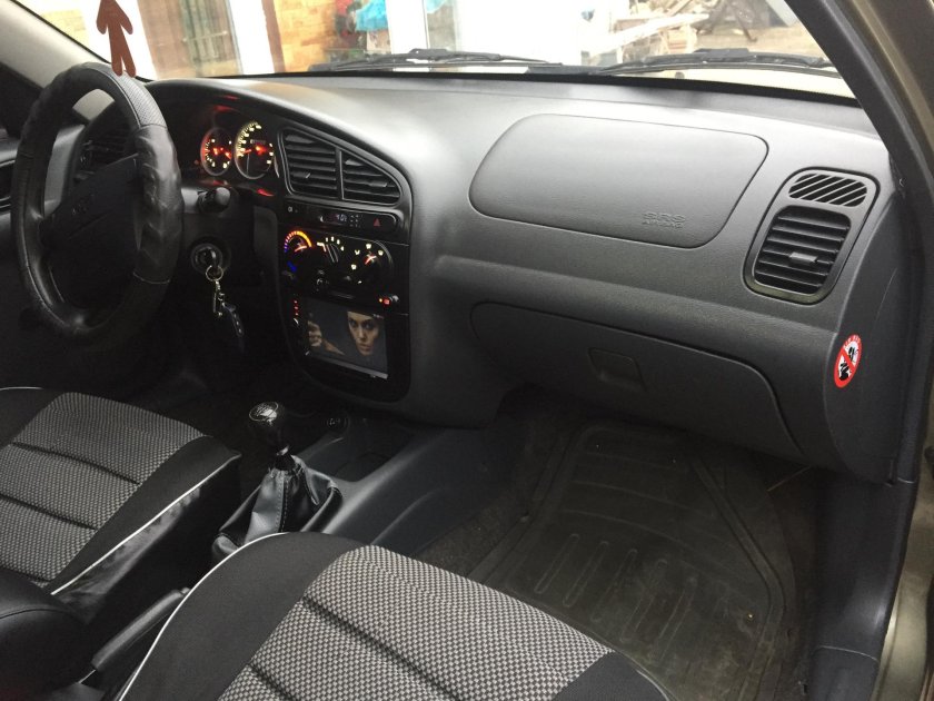 Chevrolet lanos черный салон