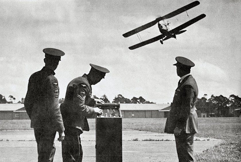 Дрон DH.82b Queen Bee