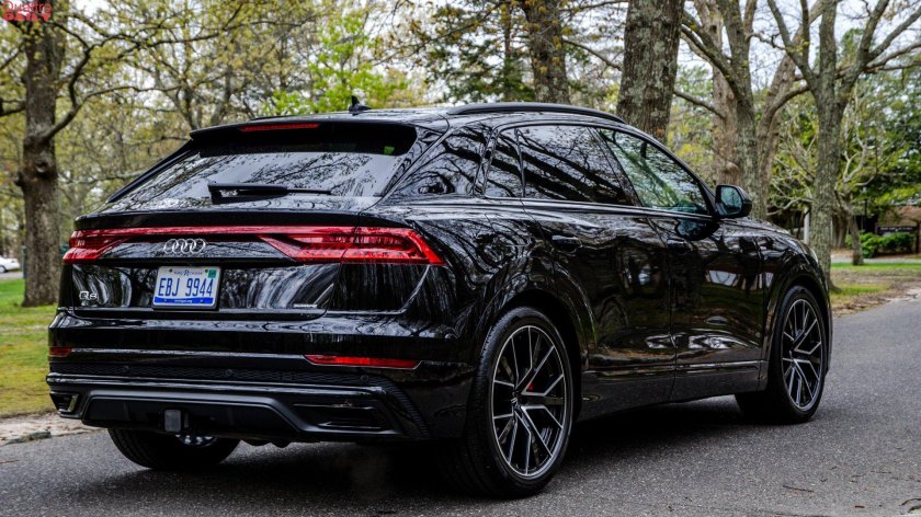 Audi q8 Black