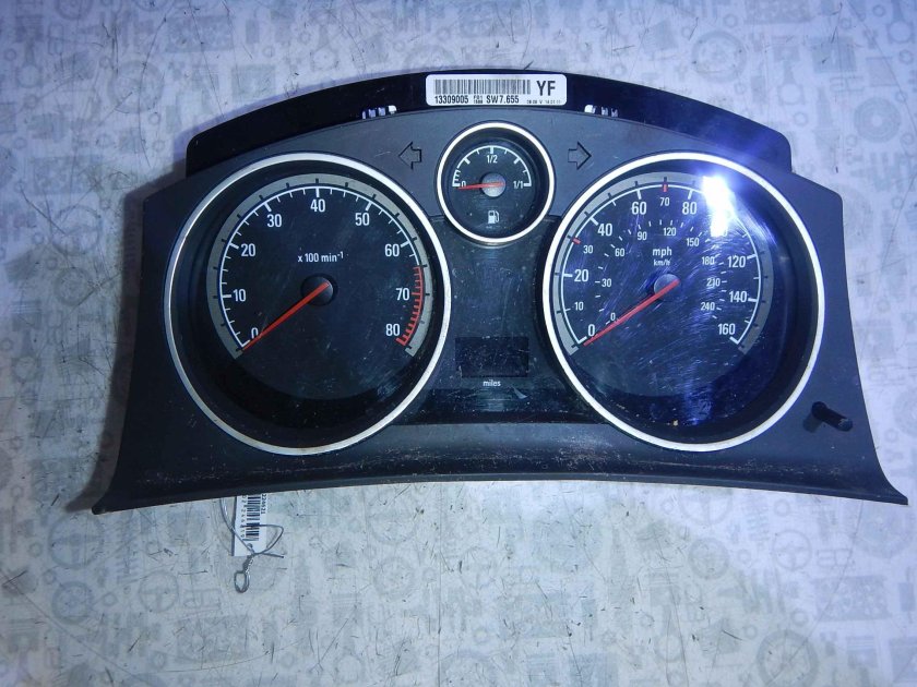 Opel Zafira b панель приборов