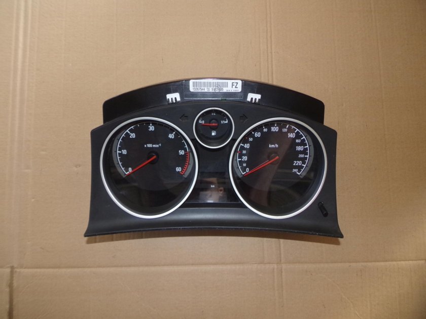 Опель Зафира приборка