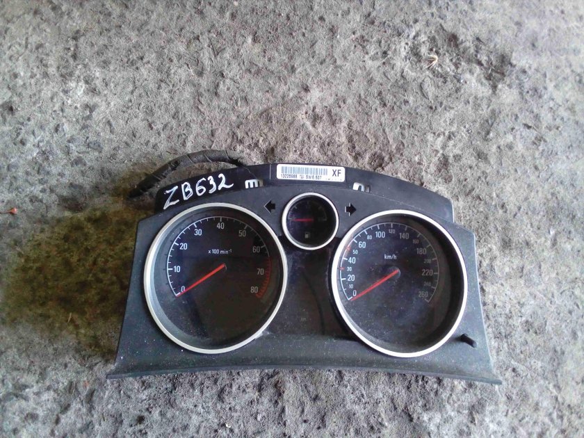 Приборная панель Opel Zafira b