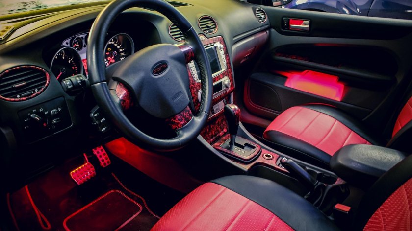 Красный салон Форд фокус 2