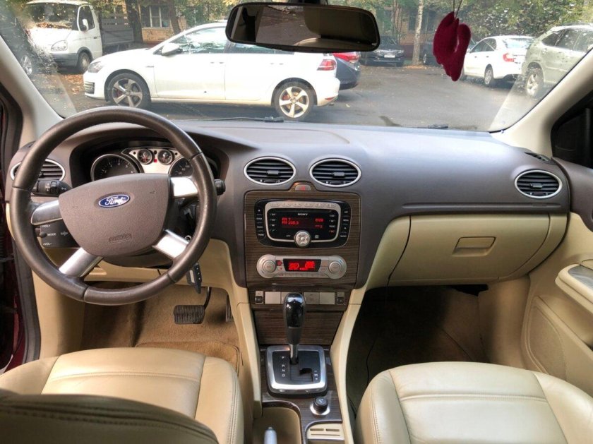 Форд фокус 2 светлый салон