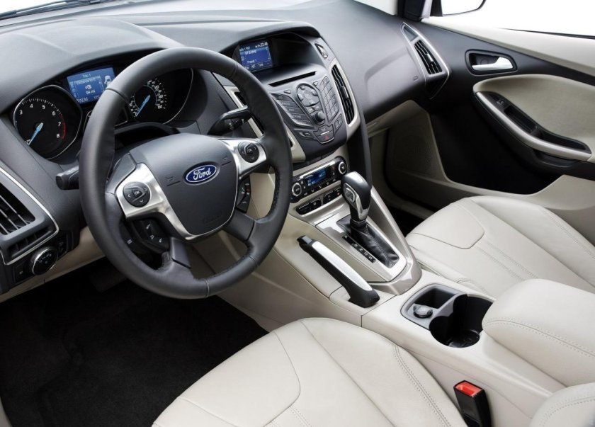 Ford Focus 3 седан салон