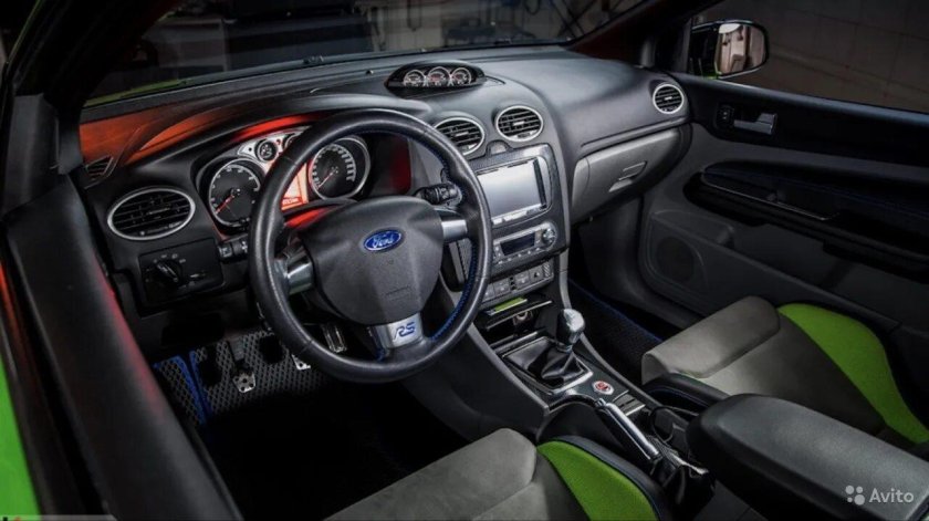 Ford Focus 2 RS салон