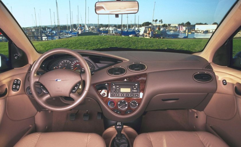 Ford Focus 1 седан салон