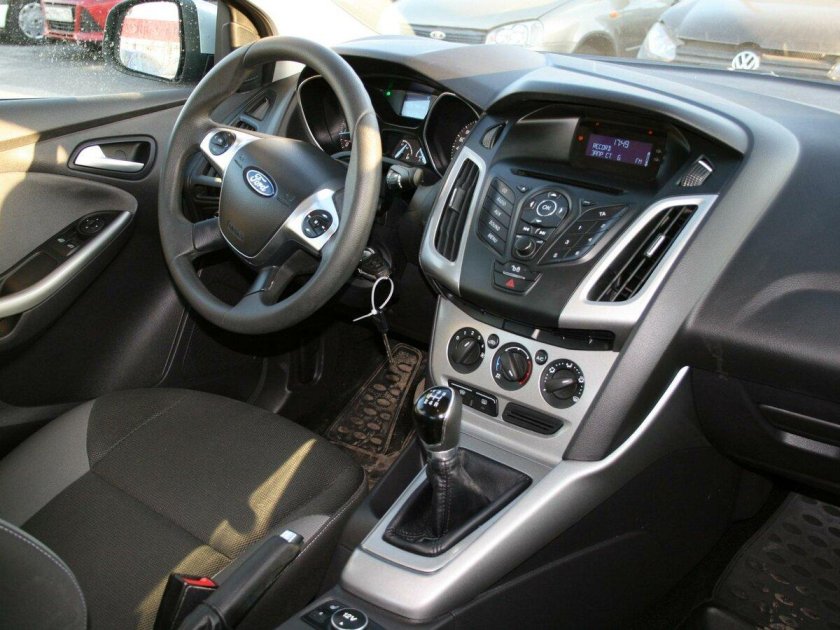 Ford Focus 3 седан салон