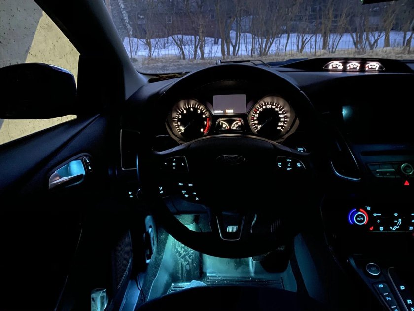 Контурная подсветка салона Форд фокус 3