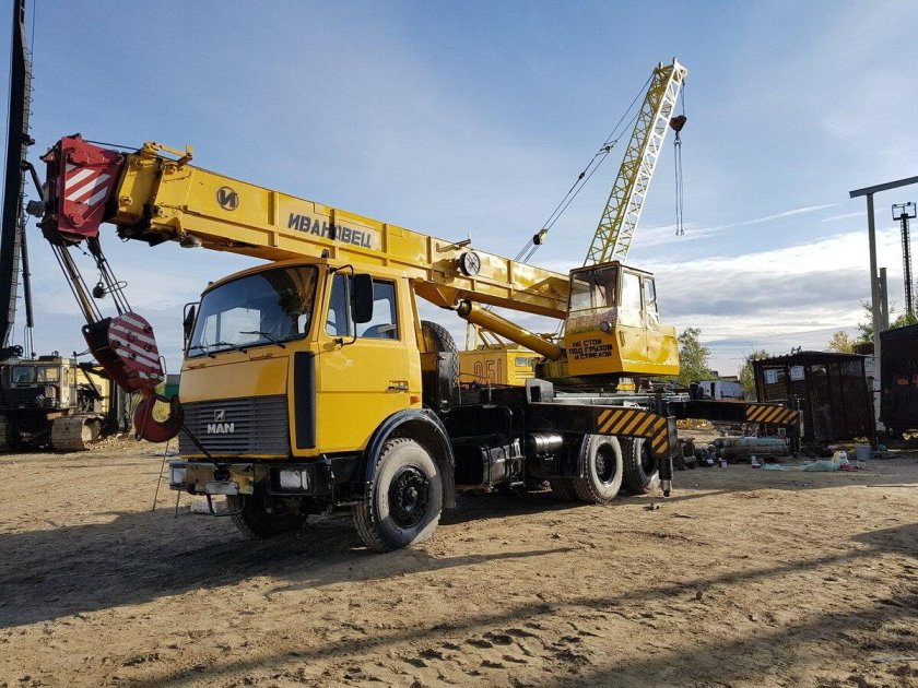 МАЗ Ивановец 25т