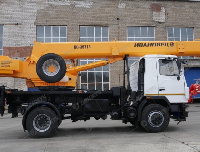 МАЗ КС 35715
