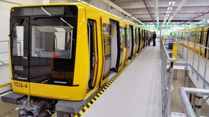 Поезд метро Штадлер