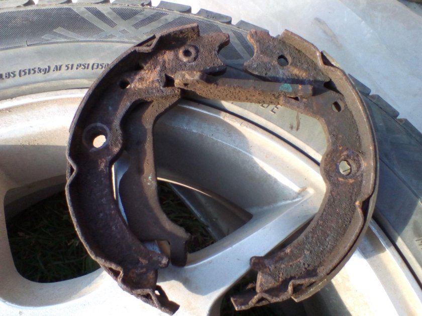 Chevrolet Lacetti колодки ручника