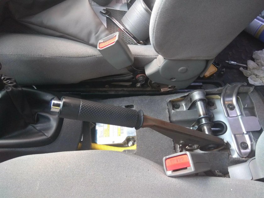 Рычаг ручника Шевроле Лачетти