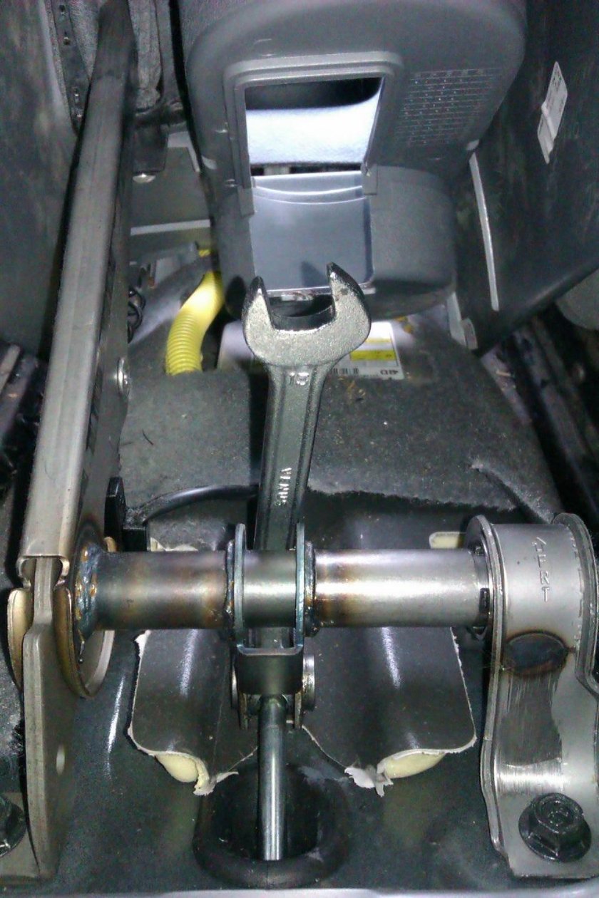 Натяжка ручника Лачетти