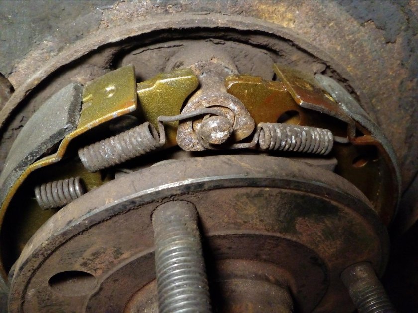 Chevrolet Lacetti колодки ручника