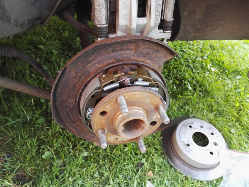 Lacetti колодки ручника